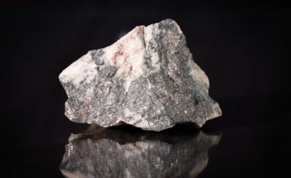 Immagine di una roccia gutta cavat lapidem